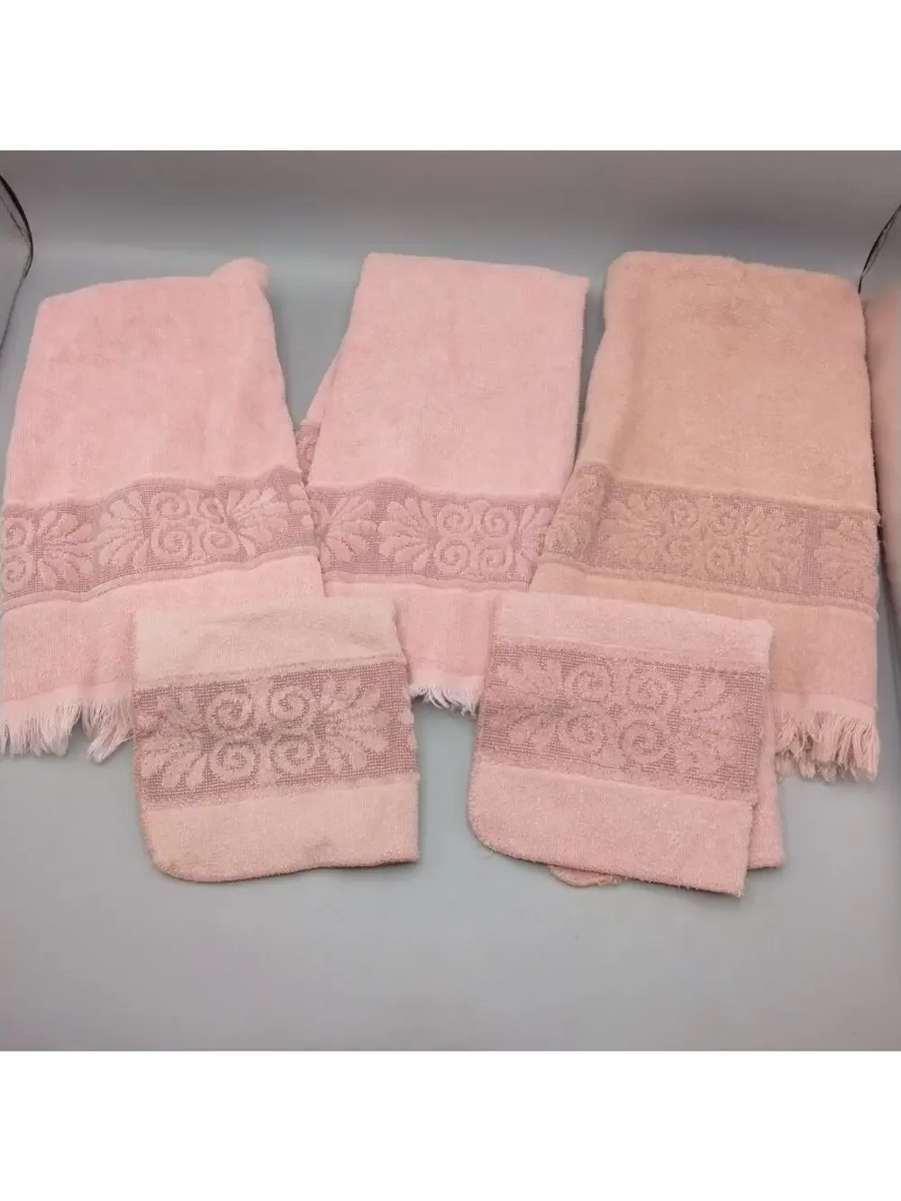 Vintage Cannon Pink Sculpted 3 Hand towels 2 Wash Cloth Floral